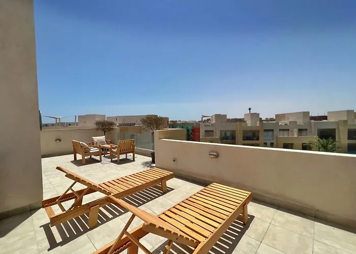 Radiant & Ravishing 2 Bdr Mangroovy Free & Pool Access