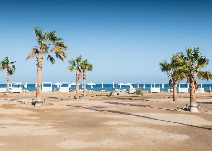 Radiant & Ravishing 2 Bdr Mangroovy Free & Pool Access * الغردقة