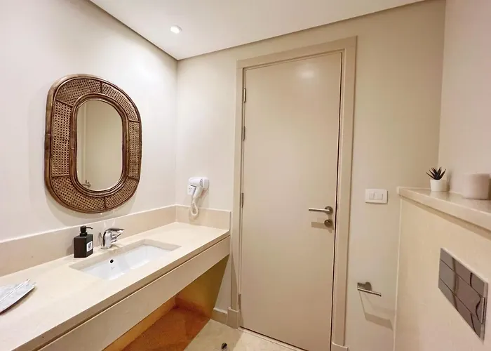 Radiant & Ravishing 2 Bdr Mangroovy Free & Pool Access شقة الغردقة